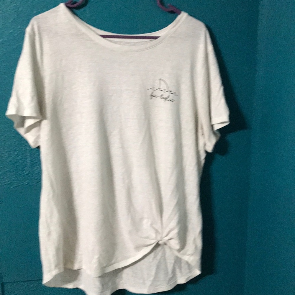 Tie knot graphic Tee